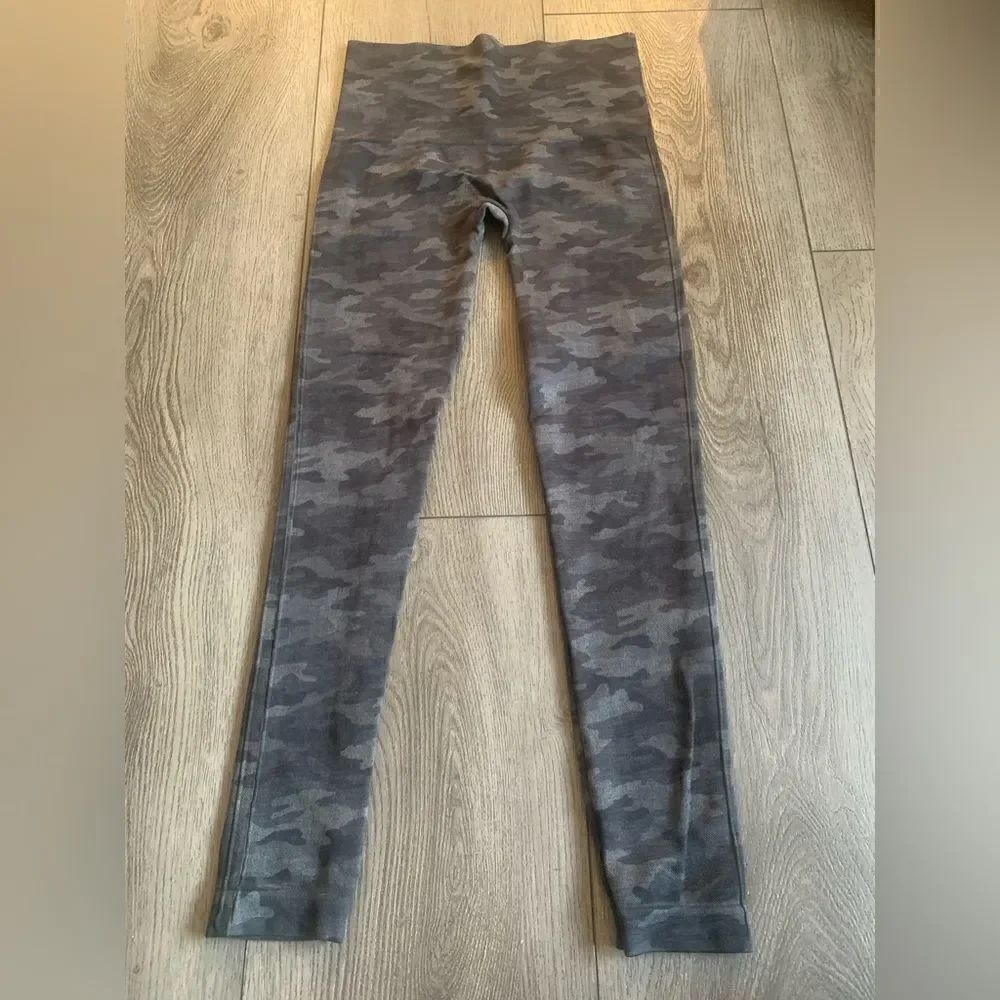 Spanx used military print leggings used in good condition